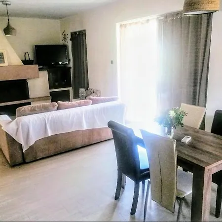 Apartment Glyfada 1bedroom Unit With Fireplace