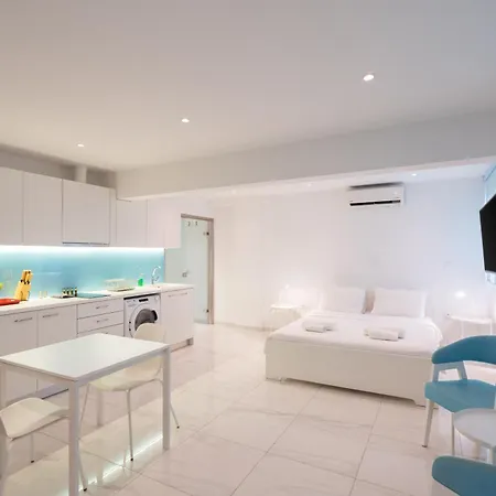 Cute And Convenient In Center * Atina