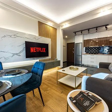 Polis Luxury 4 * Atene