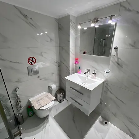 Four Seasons Apartment