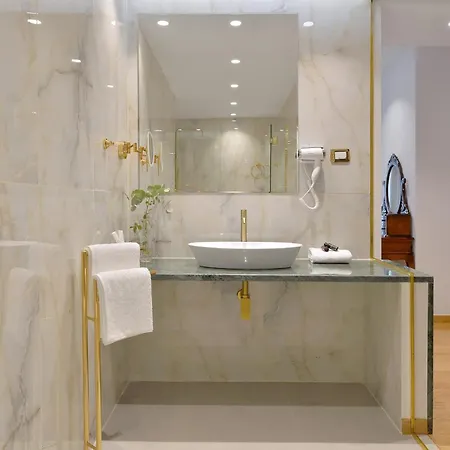 Acropolian Spirit Boutique Афины