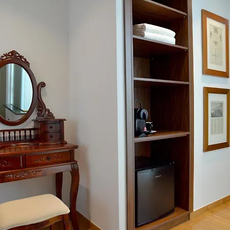 Acropolian Spirit Boutique Афины