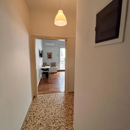Διαμέρισμα Efi's Cozy And Bright One-bedroom *