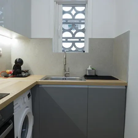 Comfy Very Close To Centre Apartment