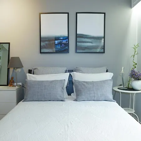Comfy Very Close To Centre Apartment *