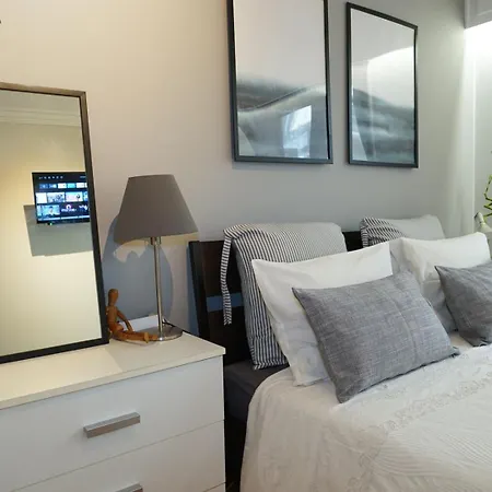Apartment Comfy Very Close To Centre *