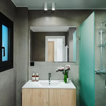 The Meta - Rooftop Access Downtown Spot Apartment