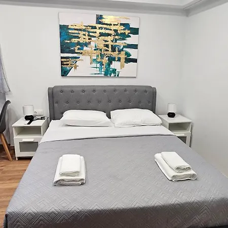 Warm And Cozy In Location! Apartment