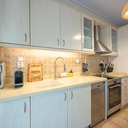 Shoreline Riviera Apartment
