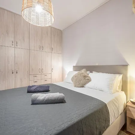 Shoreline Riviera Apartment Athens