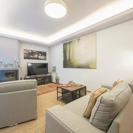 Shoreline Riviera Apartment *