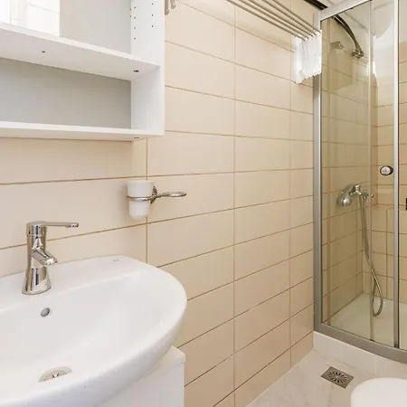 Grounded Retreat Apartment *