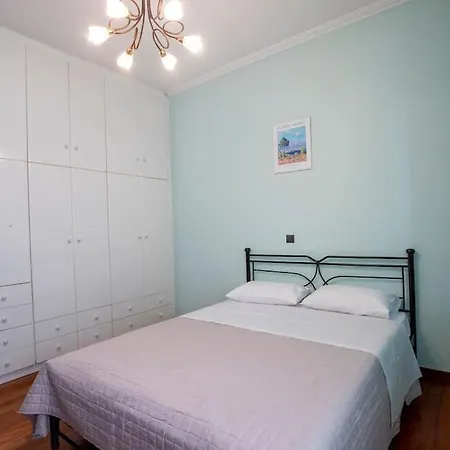 Aesthisis-downtown Two Bedroom *