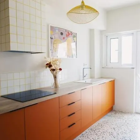 Vibrant Retreat - Funky Style And Acropolis View Apartment Athens