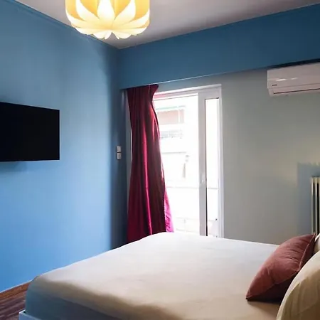 Vibrant Retreat - Funky Style And Acropolis View *