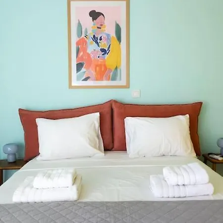 Vibrant Retreat - Funky Style And Acropolis View Apartment Athens