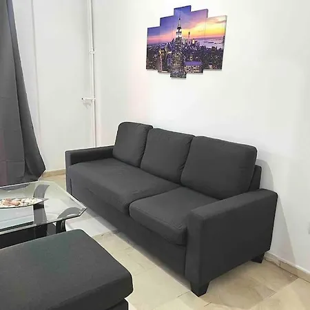 -laedor- Flat In Near Train Station * Atenas