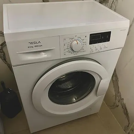 -laedor- Flat In Near Train Station Atenas