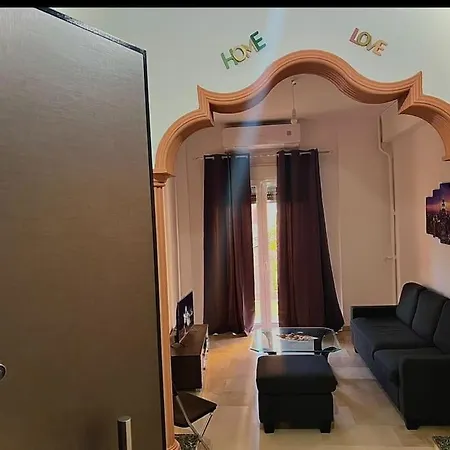-laedor- Flat In Near Train Station
