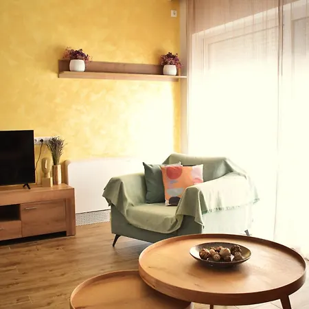 Annag And Zitahouse *