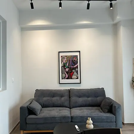 Petralona Private Urban