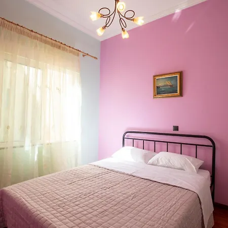 Aesthisis-downtown Two Bedroom Apartment