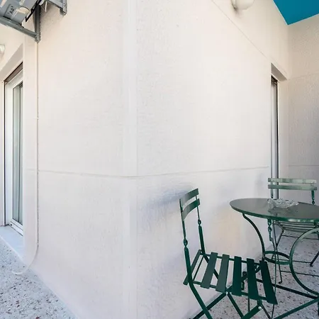 Apartment Vintage 1br In Exarchia Timeless