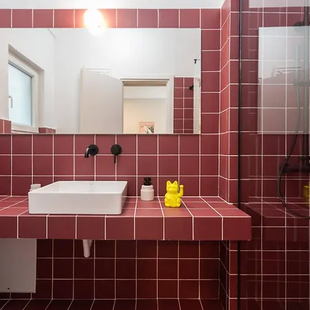 Metro Living 1-br Modern Haven Apartment Athens
