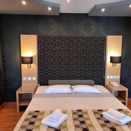 Nefeli Hotel 3*