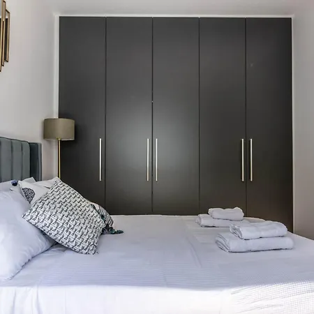 Delenco Trio Apartment *