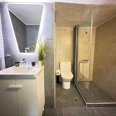 2 Bedrooms Apartment Athens