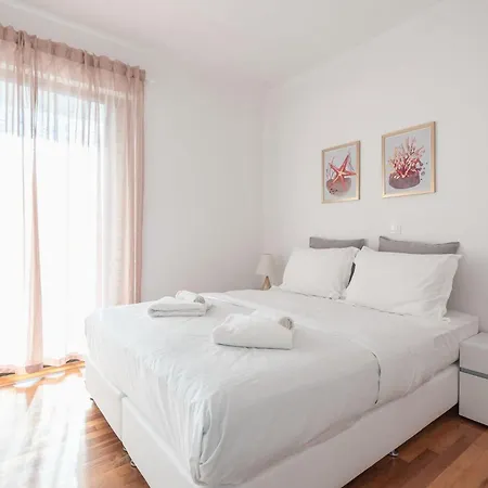 Adelos Maisonette Near Vouliagmeni