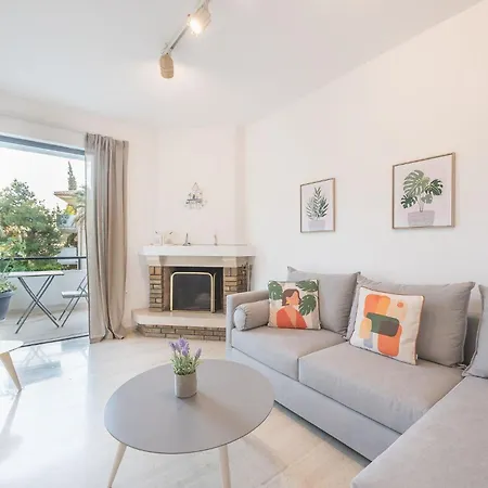Adelos Maisonette Near Vouliagmeni