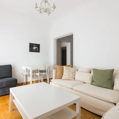 Spacious In Voula *
