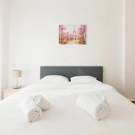 Spacious In Voula Apartment *