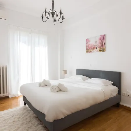 Spacious In Voula Apartment