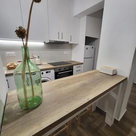 Apartman Now, Acropolis *