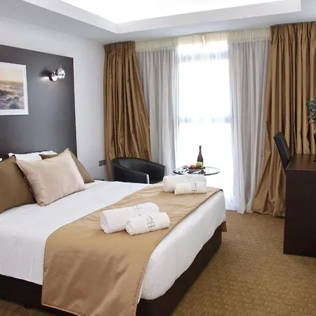 Breeze Boutique Athens Hotel