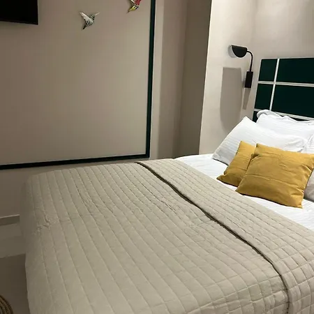 Отель Living Yard Thissio 4*