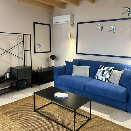 Living Yard Thissio Отель Афины