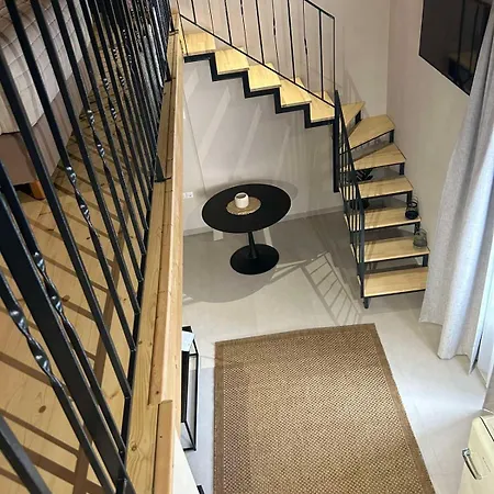Отель Living Yard Thissio 4*