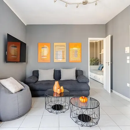 Lovely W/heated Jacuzzi &full Acropolis View Apartment *