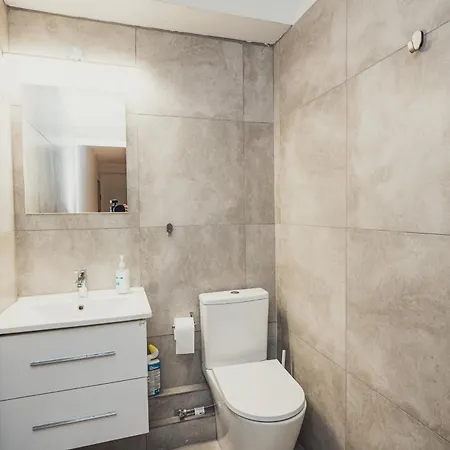 Tsakalof 10a Apartment *