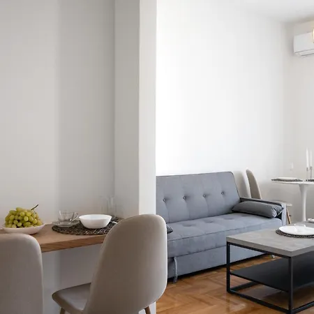 Apartment Bivium By Lobbysquare *