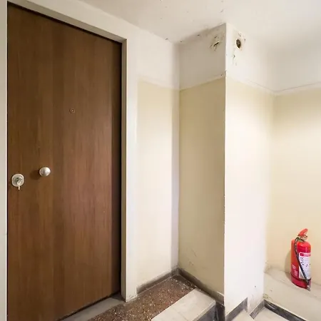 Koukaki Urban Apartment *