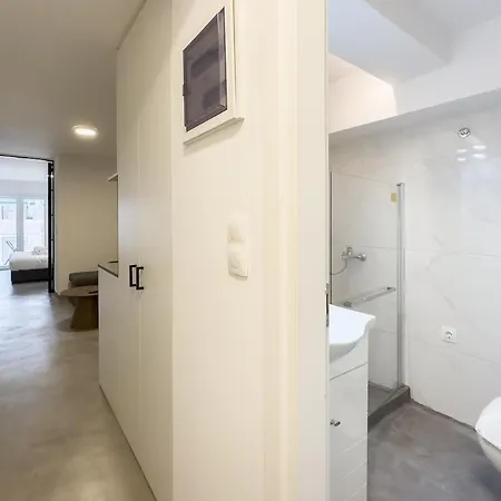 Koukaki Urban Apartment