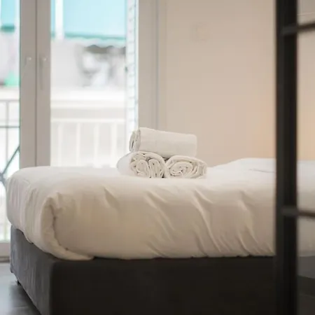 Koukaki Urban Apartment *