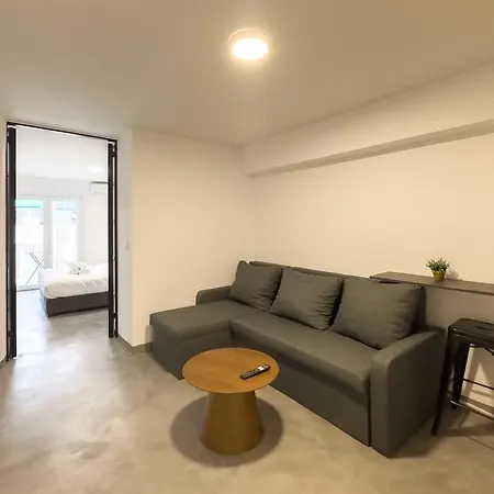 Koukaki Urban Apartment *