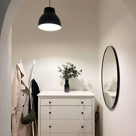 Cozy 1br In Art-filled Area Near Landmarks Apartment