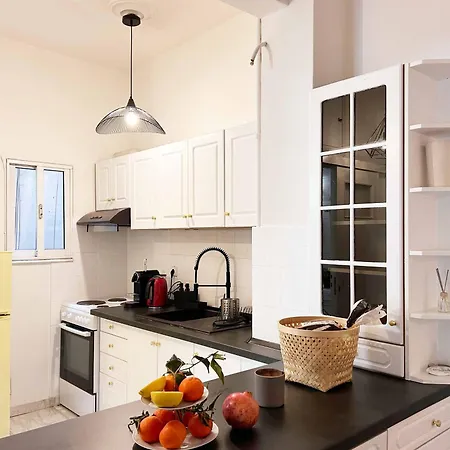 Apartment Cozy 1br In Art-filled Area Near Landmarks Athens